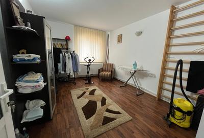 Casă cu 6 camere cu Teren 300 Mp în Central - 9