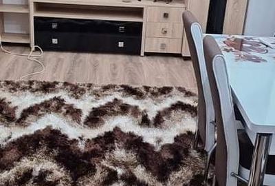 Apartament cu 2 camere semidecomandat în Golăiești