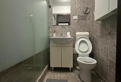 Apartament cu 3 camere semidecomandat în Drumul Taberei
