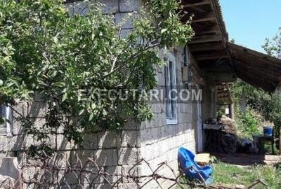 Casă cu 2 camere cu Teren 848 Mp în Central - 1