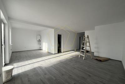 Duplex pe parter cu 4 camere | Mosnita Noua - 2