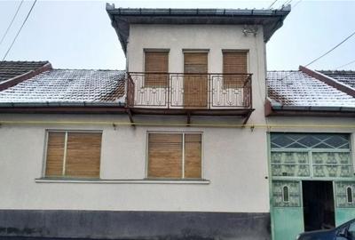 Casă cu 4 camere în Central - 8