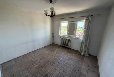 Apartament cu 2 camere decomandat în Km 5 - 3