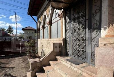 Casa de vanzare pentru renovare sau demolare zona pre - 13