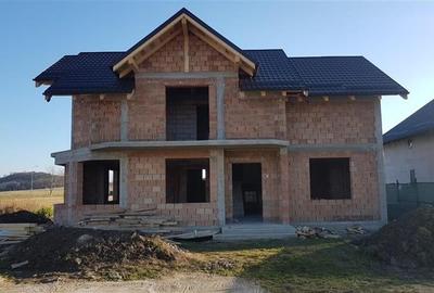 Casa  pe 2 nivele ,la 15 minute de Brasov, DJ 112A,  finalizata la cheie - 2