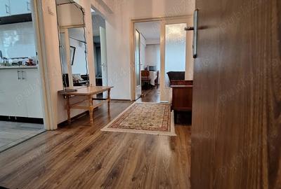 Inchiriez apartament renovat, zona centrala, 2 camere decomandate - 1