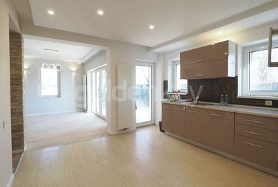 Duplex cu 8 camere cu Canalizare în Iancu Nicolae - 6