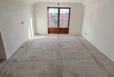 Casă cu 5 camere cu Teren 1644 Mp în Văcărești - 1