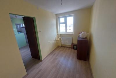 Apartament cu 2 camere nedecomandat în Ady