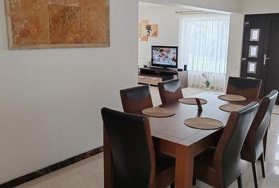 Casă cu 3 camere cu Teren 3280 Mp în Central - 3