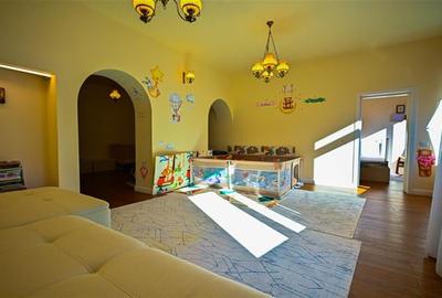 FILM!Eleganta si confort, in cetatea istorica a Brasovului, vedere spre Tampa Br - 4