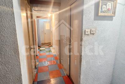 Apartament cu 3 camere decomandat în - 4