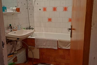 Apartament cu 3 camere decomandat în Crângași - 8