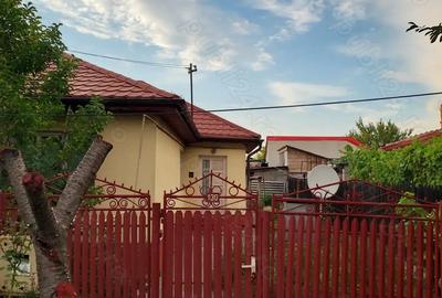 Casă cu 4 camere cu Teren 225 Mp în Central - 10