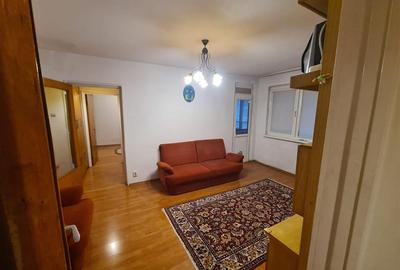 Apartament cu 3 camere semidecomandat în Tei - 2