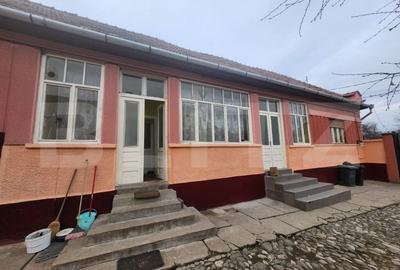 Casa individuala,cu 3 camere,90 mp utili,1100 teren,Ighiu