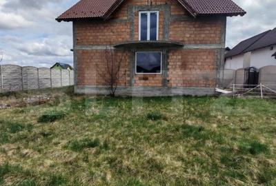 Casa la rosu de vanzare in Vulcan - Brasov - 3