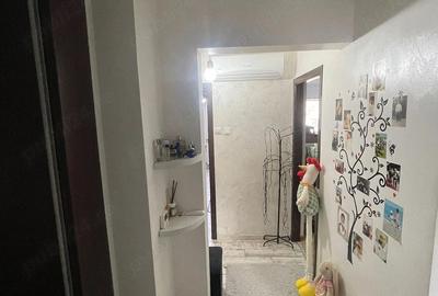 Apartament cu 4 camere decomandat, mobilat în CET - 8