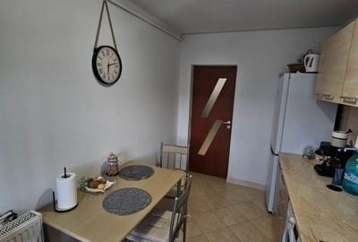 Apartament cu 2 camere decomandat în Vișani - 4