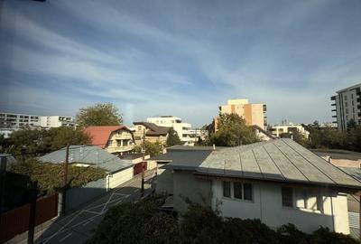 Apartament cu 3 camere decomandat în Băneasa - 8