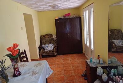 Casă cu 4 camere în Central - 1