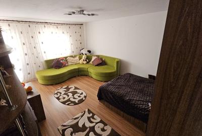 Casă cu 5 camere cu Canalizare în Ologeni - 2