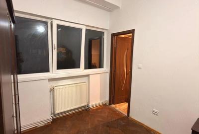 Garsonieră decomandată în Unirii - 1