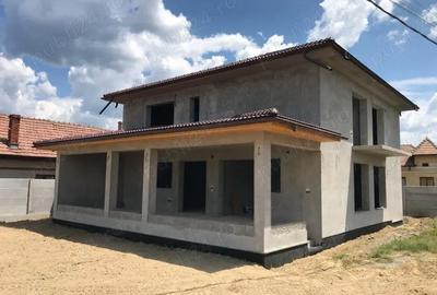 Casă cu Teren 582 Mp în Budești - 4