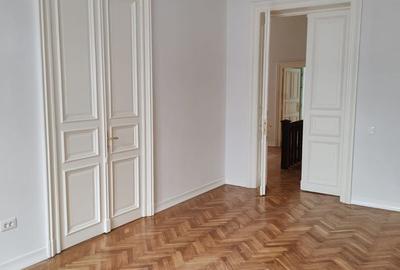Vila Renovata în Centrul Bucureștiului - 43