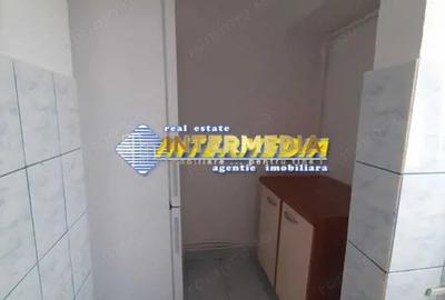 Garsonieră decomandată, mobilată în Cetate - 12