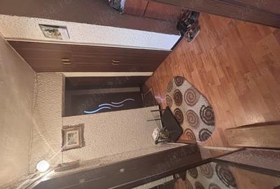 Vand apartament 2 cam decomandat, str. Dacia (zona Mall)- Targu-Jiu