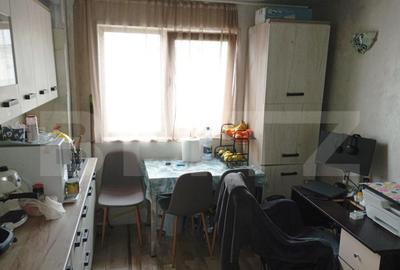Apartament cu 2 camere semidecomandat în Micro 4 - 3