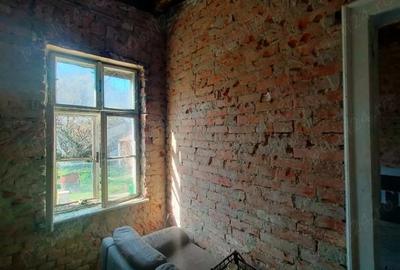 Casă cu Teren 990 Mp în Central - 3