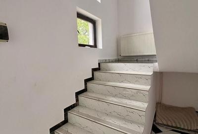 Casă cu 4 camere cu Canalizare în Central - 10