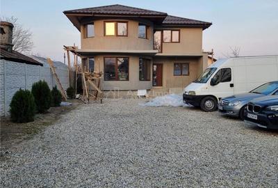 Casă cu 7 camere cu Teren 1000 Mp în Mihăilești - 1