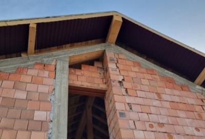 Casă cu 5 camere cu Teren 400 Mp în Central