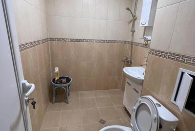 Apartament cu 2 camere decomandat în Tractorul