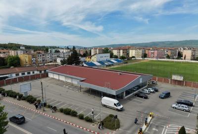 Spațiu comercial, de 310 mp, în Central - 1