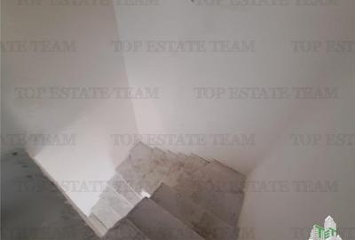 Casă cu 4 camere cu Canalizare în Central - 10