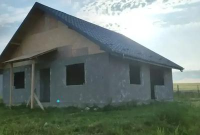 Casa la ro?u de vanzare - 3