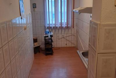 Apartament cu 3 camere semidecomandat în Dărmănești - 2