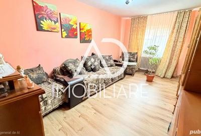 Apartament de vanzare 3 camere decomandat Zona 9 Mai, Str. Castanilor, 60 mp - 10