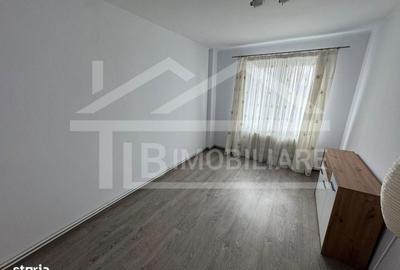 Apartament cu 3 camere semidecomandat în Remetea - 2