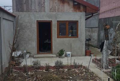 Casă cu 2 camere semidecomandat în Republicii