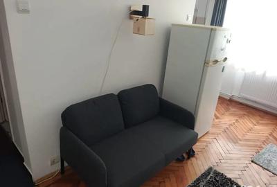 Inchiriez apartament Deva , dacia etaj 3 - 5