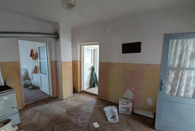 Casă cu 3 camere cu Canalizare în Central - 5