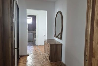 Apartament cu 3 camere semidecomandat în Decebal - 4