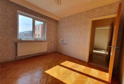 Apartament cu 3 camere circular în Trivale