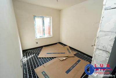Casă cu 5 camere cu Teren 136 Mp în Neptun - 6
