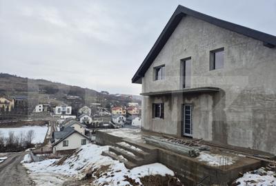 Vila spatioasa cu 3 dormitoare, 515 mp teren, cartierul Rasa - 4